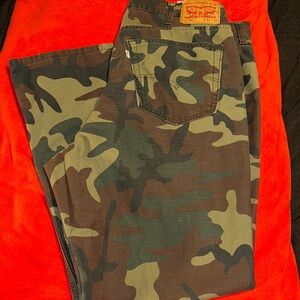 Levi's Men's Green Camouflage Cargo Pants